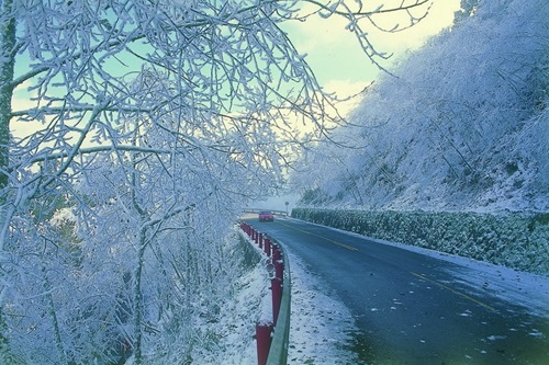 Beautiful winter scene in Yijhuan Route 1