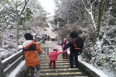 冷氣團發威 太平山降下今年第二場雪